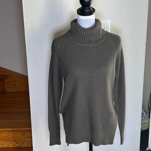 Cozy Retrod Olive Turtleneck Sweater